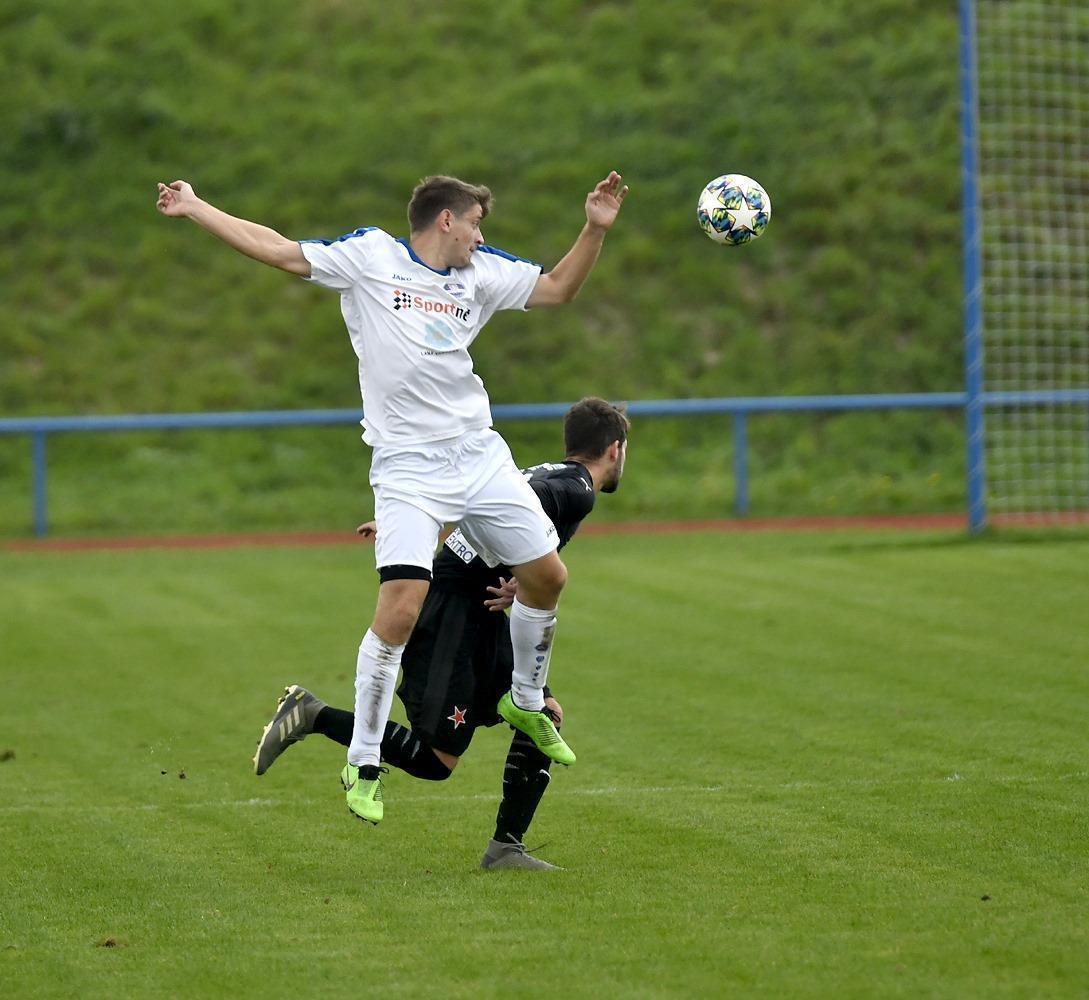 Dvojce Derner - Řezáč je k nezastavení!! Slavia před nucenou pauzou opět vyhrála